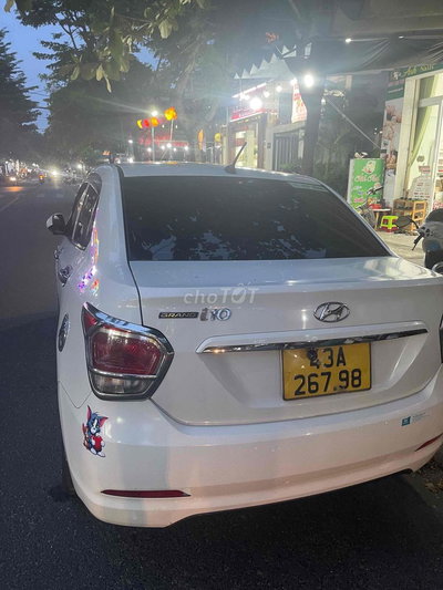 Hyundai i10 Sedan 2017 MT Base SC