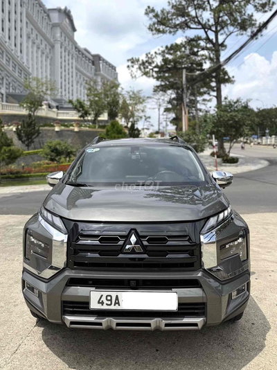 Mitsubishi Xpander Cross 2024 Xám