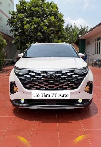 Hyundai Custin Trắng 7 chỗ