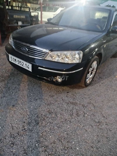 Ford Laser 1.8 Đen 5 chỗ