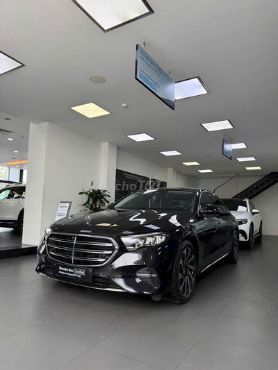 Mercedes-Benz E200 Exclusive 2025 Đen