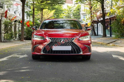 Xe Lexus ES 250 2023