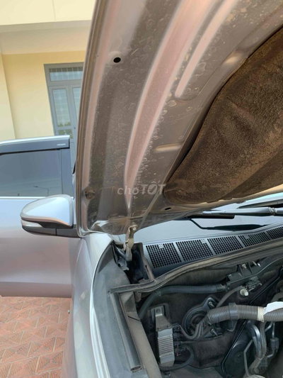Toyota Fortuner Bạc 7 chỗ