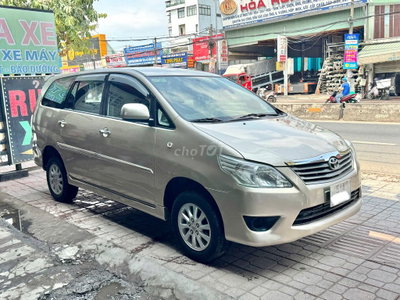 Toyota Innova 2014 MT Vàng cát