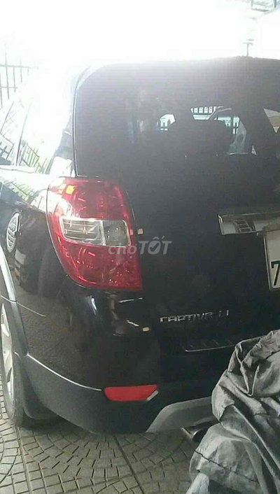 Chevrolet Captiva màu Đen