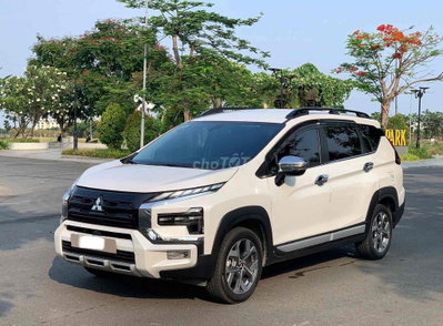 Mitsubishi Xpander Cross Trắng