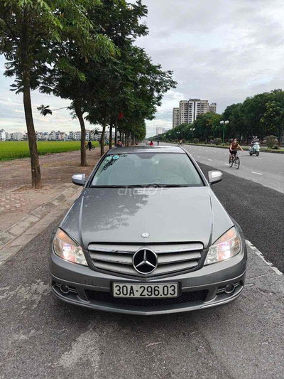 Mercedes C-200 Xám