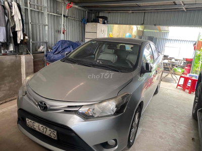 Toyota Vios 2017 E CVT Bạc