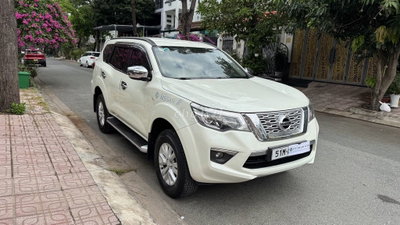 Nissan Terra 2019 2.5 MT máy dầu nhập khẩu