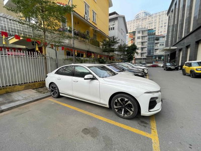 VinFast Lux A2.0 Trắng