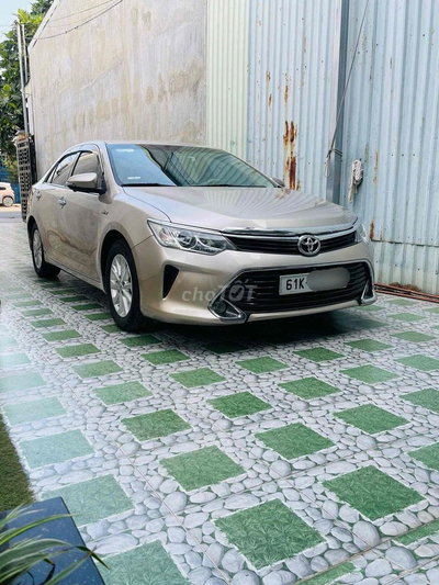 Toyota Camry 2015 2.0E Vàng cát