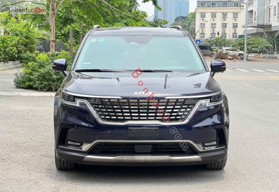 Xe Kia Carnival Signature 2.2D 2024