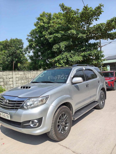 Toyota Fortuner Bạc 7 chỗ số sàn máy dầu