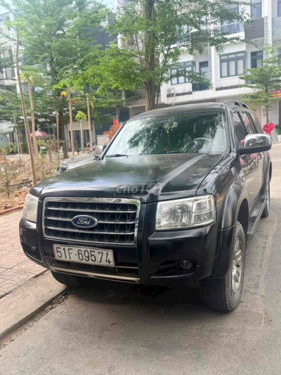 Ford Everest Đen