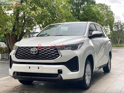 Xe Toyota Innova Cross 2.0V CVT 2026