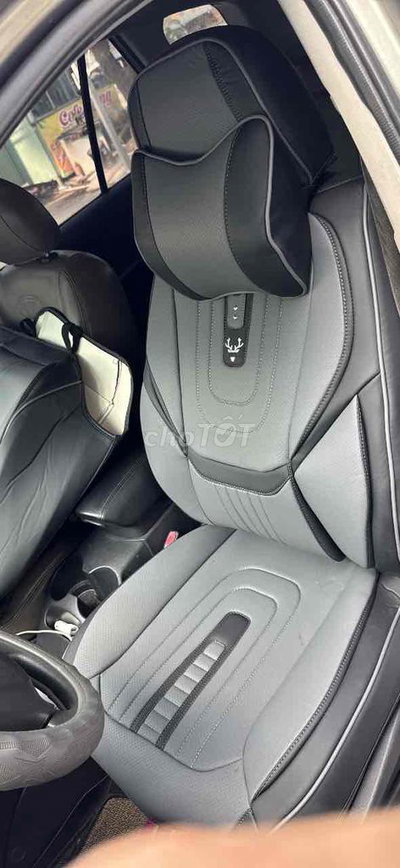 Kia Carens LX Xám 7 chỗ