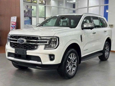 Ford Everest 2026 Trắng
