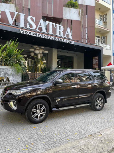 Toyota Fortuner 2017 Đen nâu ,bao rút gốc