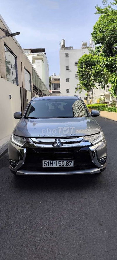 Mitsubishi Outlander 2019 14000 km Xám