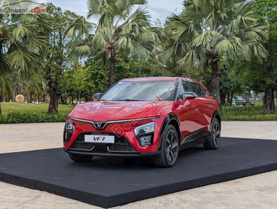 Xe VinFast VF7 Plus AWD 2025