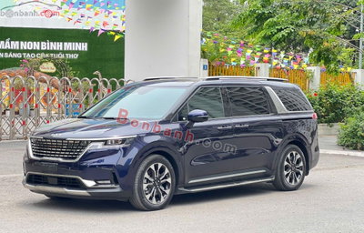 Xe Kia Carnival Signature 2.2D 2024