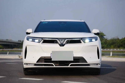 Xe điện Vinfast VF9 Plus 2025 Trắng