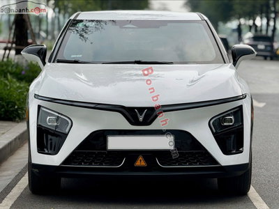 Xe VinFast VF7 S 2024