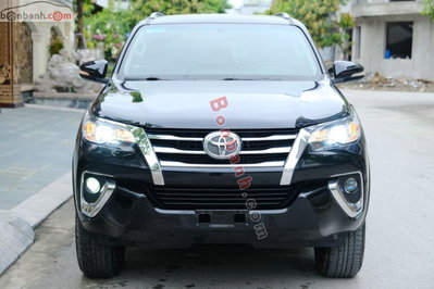 Xe Toyota Fortuner 2.4G 4x2 AT 2019