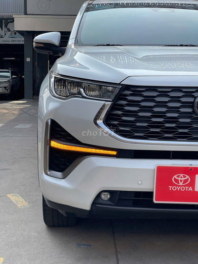 Toyota Innova Cross Hybrid 2023 Đen