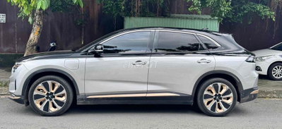 Xe điện VinFast VF 8 Bạc/Đen