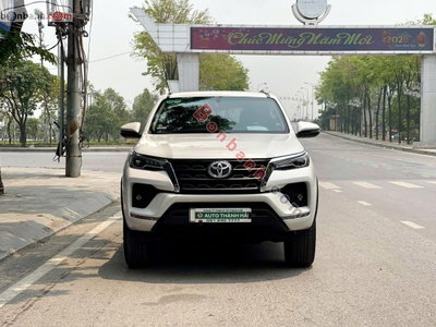 Xe Toyota Fortuner 2.4G 4x2 AT 2021
