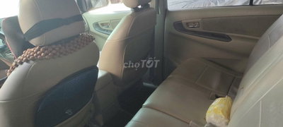 Toyota Innova 7 chỗ Bạc
