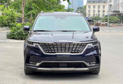 Kia Carnival 2.2D Signature 2024 lướt như mới