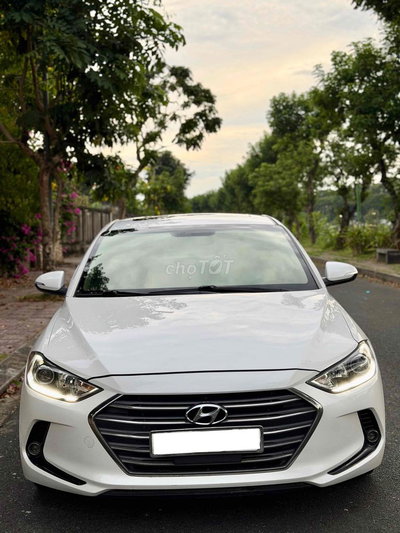 Hyundai Elantra 2018 1.6AT Trắng 90000 km