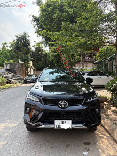 Xe Toyota Fortuner Legender 2.4L 4x2 AT 2022