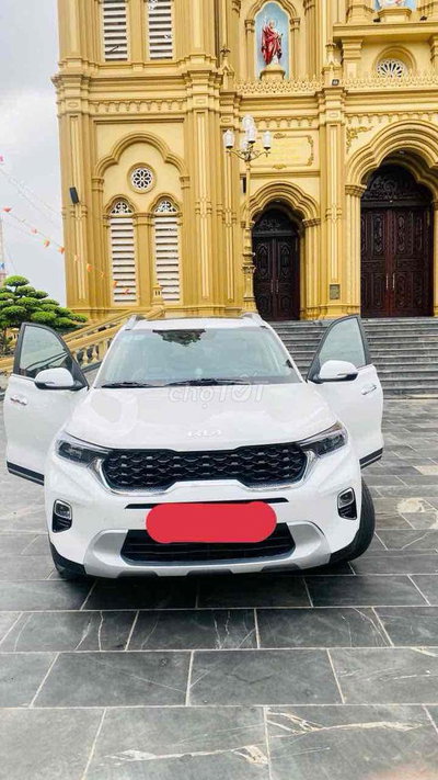 Kia Sonet 2023 Premium 1.5 AT - 42000 km