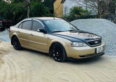 Ford Mondeo Tự động Vàng Đen maybach