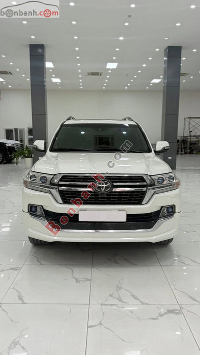 Xe Toyota Land Cruiser 5.7 V8 2016
