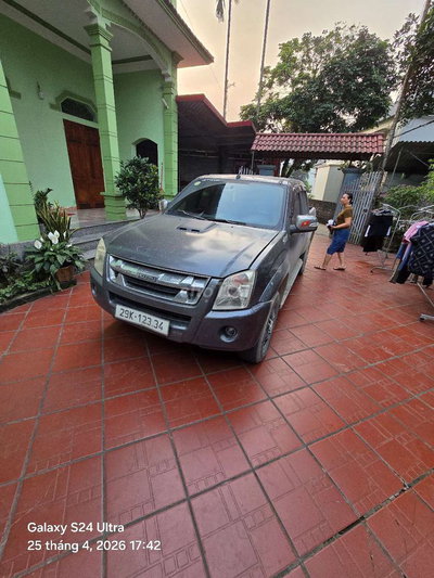 Isuzu D-Max 2011 Xám Số sàn