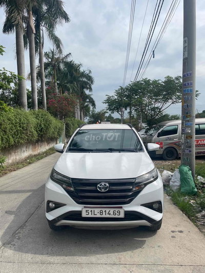 Toyota Rush 2019 Trắng 7 chỗ