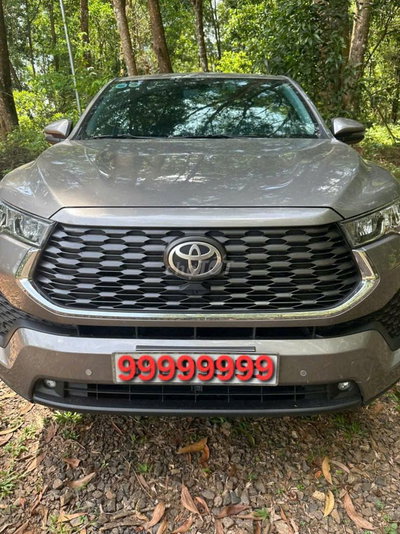 Toyota Innova Cross Nâu Đồng 46682 km