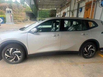 Xe điện VinFast VF LIMO GREEN Bạc