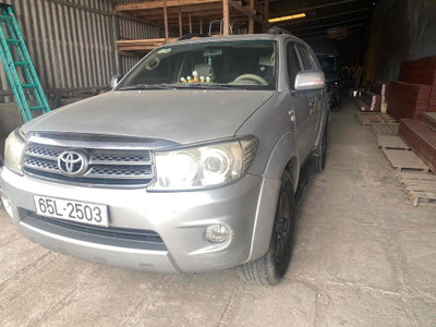 Toyota Fortuner 2009 Bạc 780000 km