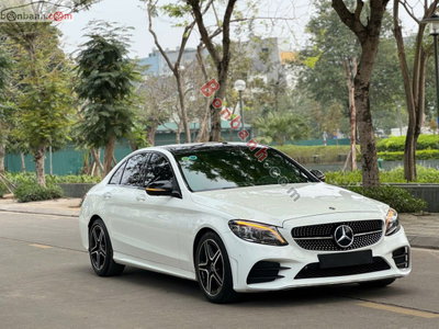 Xe Mercedes Benz C class C300 AMG 2020