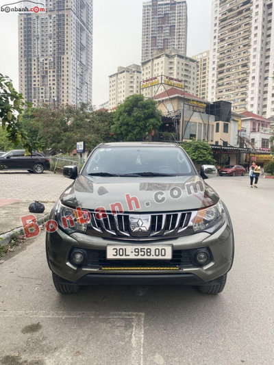 Xe Mitsubishi Triton 4x2 AT 2018