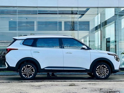 Kia Carens 2025 Luxury Trắng