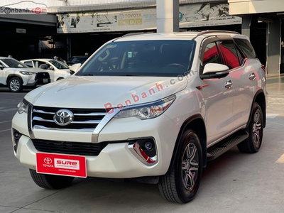 Xe Toyota Fortuner 2.7V 4x2 AT 2017
