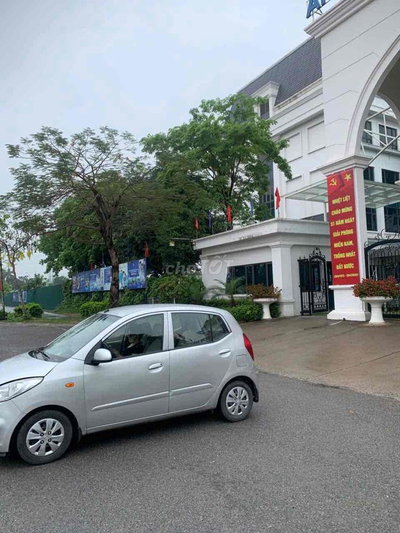 Hyundai i10 màu Bạc