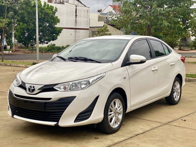 Bán xe Toyota Vios 2019 số sàn, màu trắng,