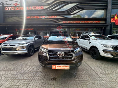 Xe Toyota Fortuner 2.4G 4x2 AT 2021